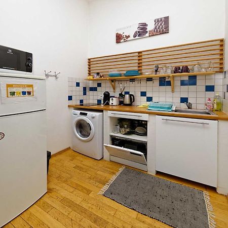 Peter'S Tower Apartments Prague Exterior photo