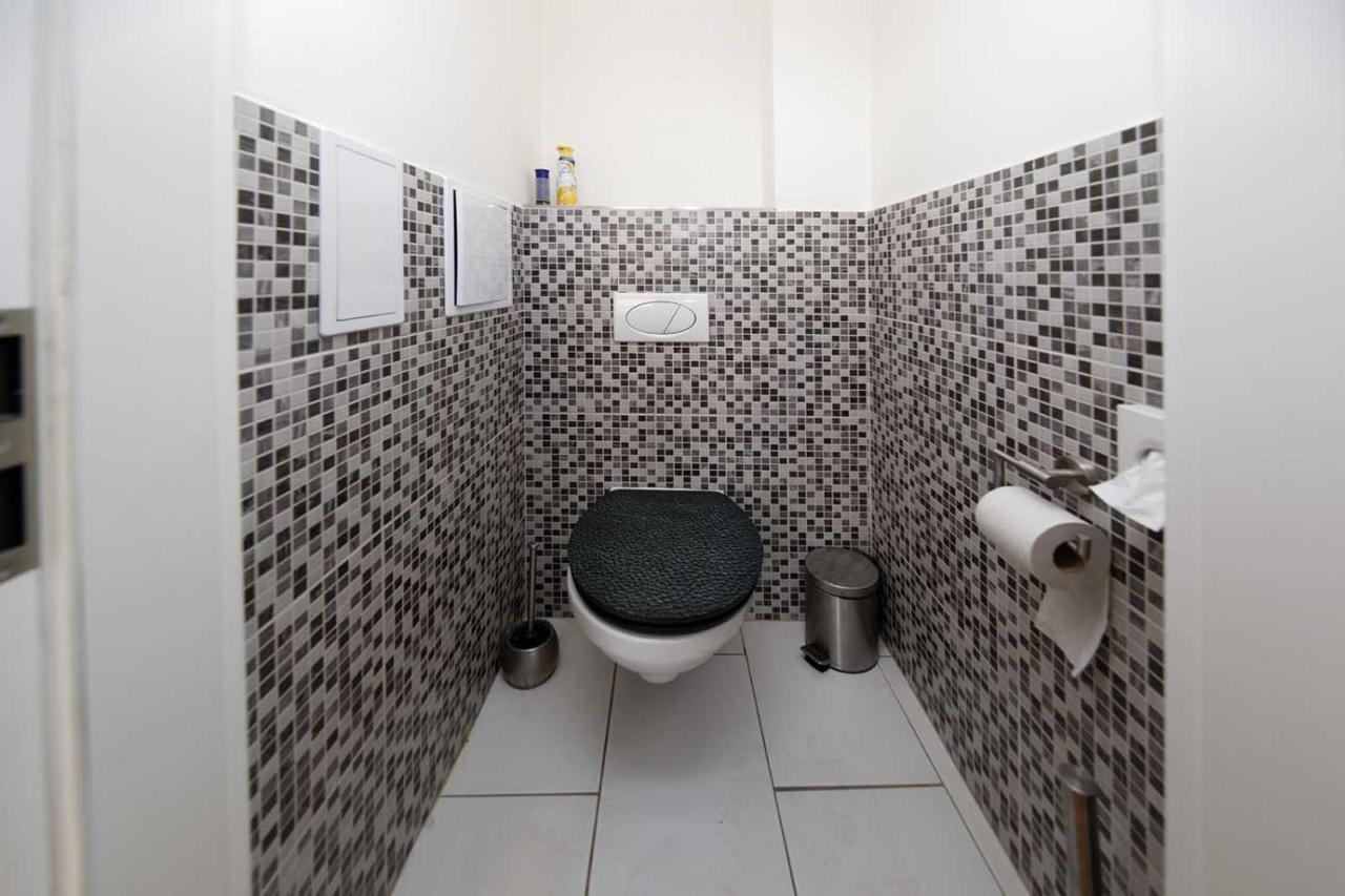 Peter'S Tower Apartments Prague Exterior photo