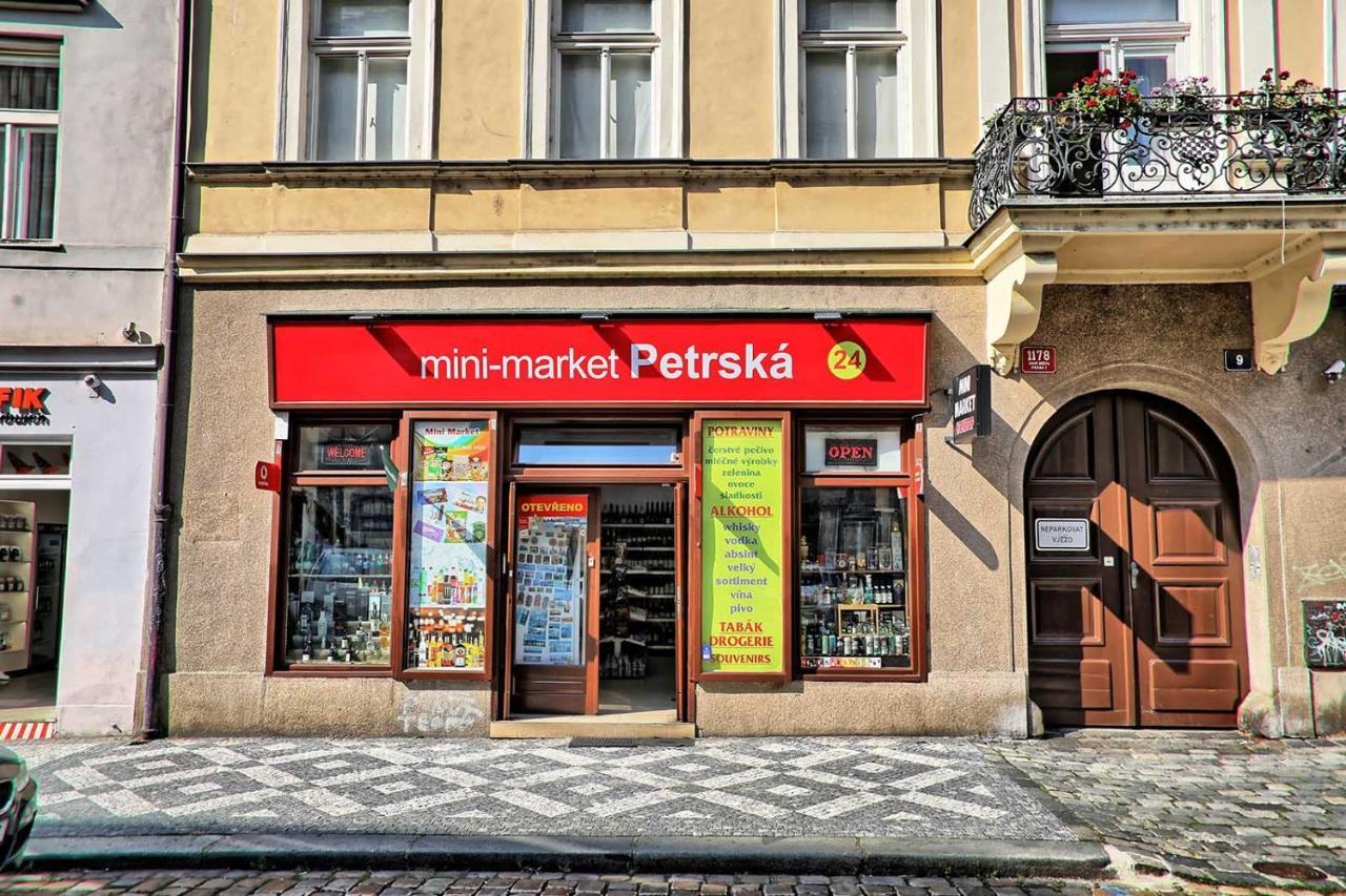 Peter'S Tower Apartments Prague Exterior photo