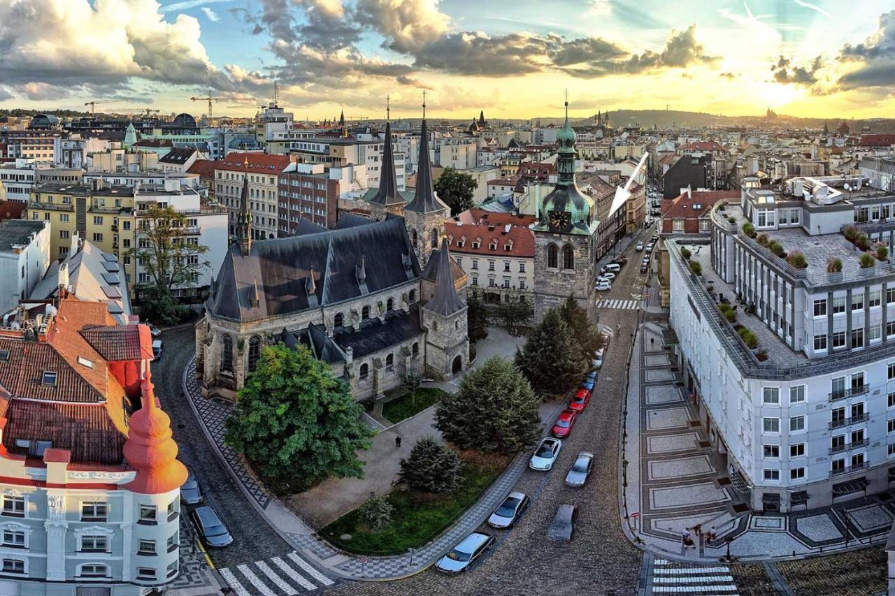 Peter'S Tower Apartments Prague Exterior photo
