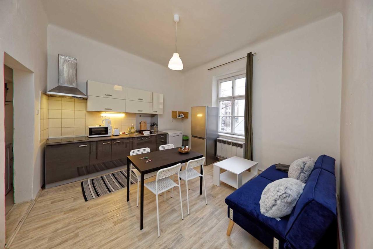 Peter'S Tower Apartments Prague Exterior photo