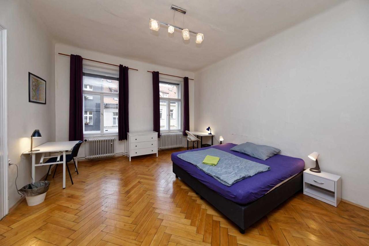 Peter'S Tower Apartments Prague Exterior photo