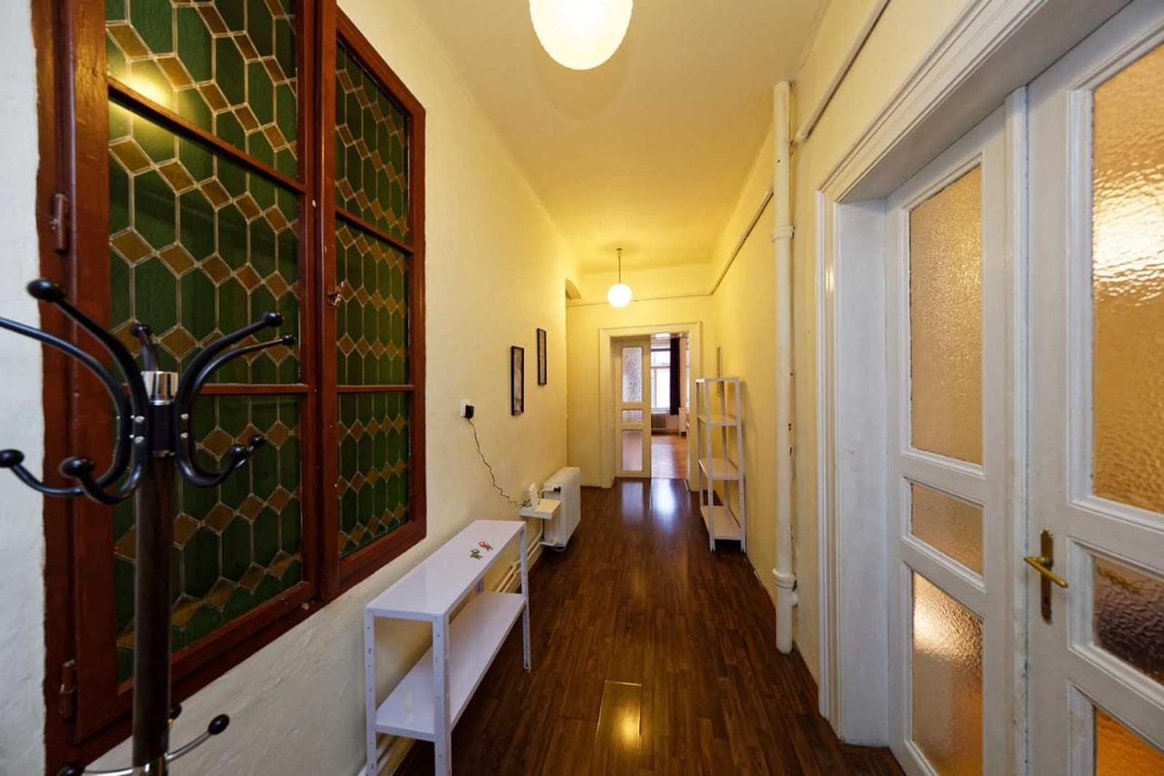 Peter'S Tower Apartments Prague Exterior photo