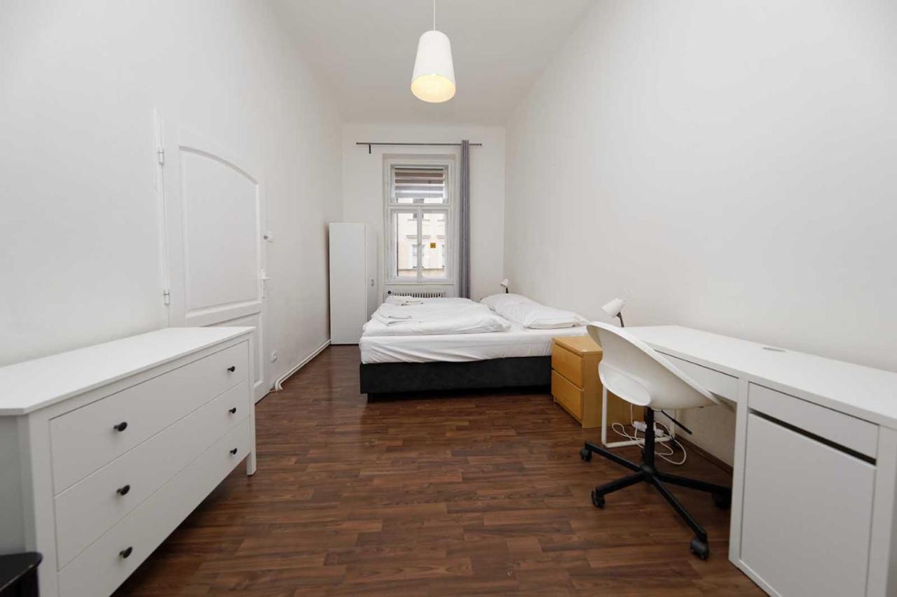 Peter'S Tower Apartments Prague Exterior photo